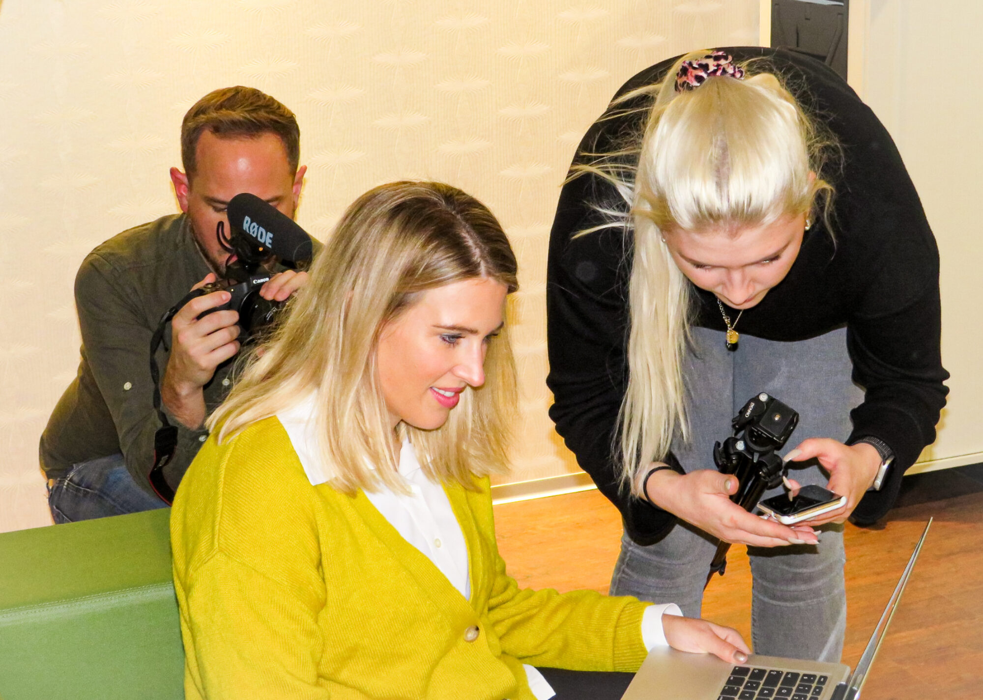 Hinter den Kulissen 2 0